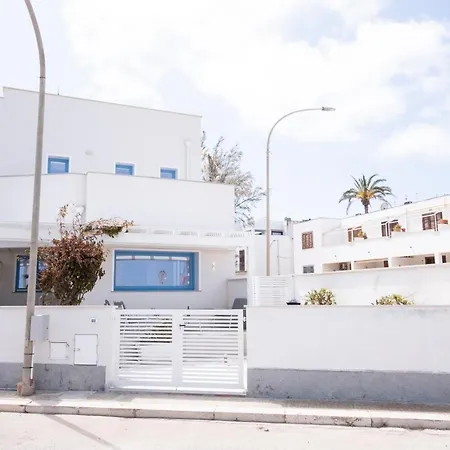 Casa Azzurra Sul Mare E Centralissima بيت للعطل *